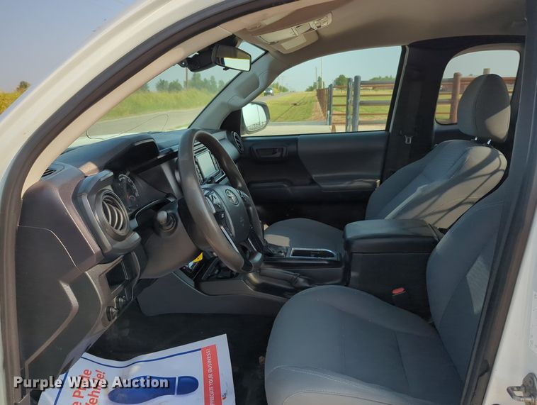 image for item MX9369 2019 Toyota Tacoma  Access Cab pickup truck