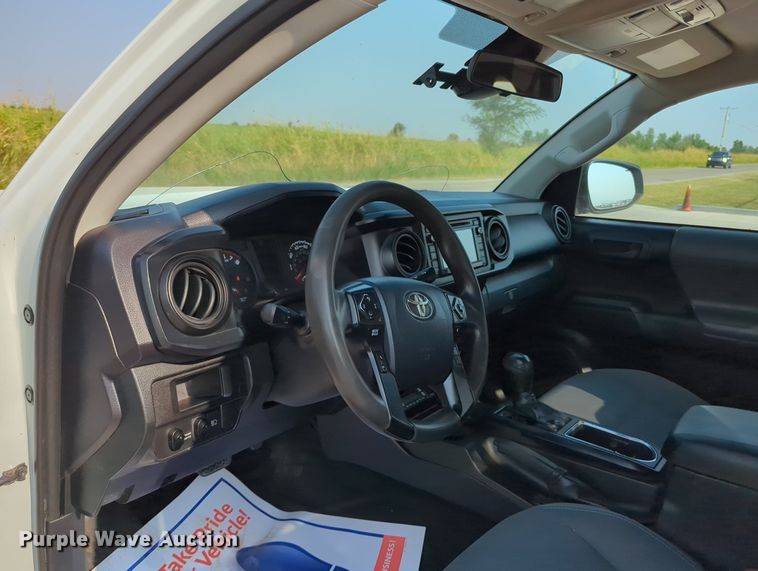 image for item MX9369 2019 Toyota Tacoma  Access Cab pickup truck