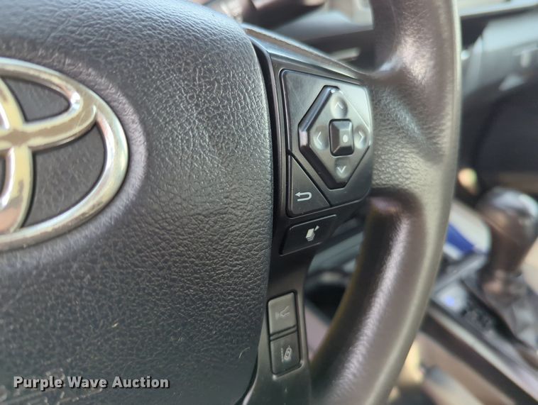 image for item MX9369 2019 Toyota Tacoma  Access Cab pickup truck