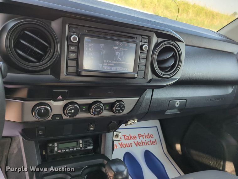 image for item MX9369 2019 Toyota Tacoma  Access Cab pickup truck