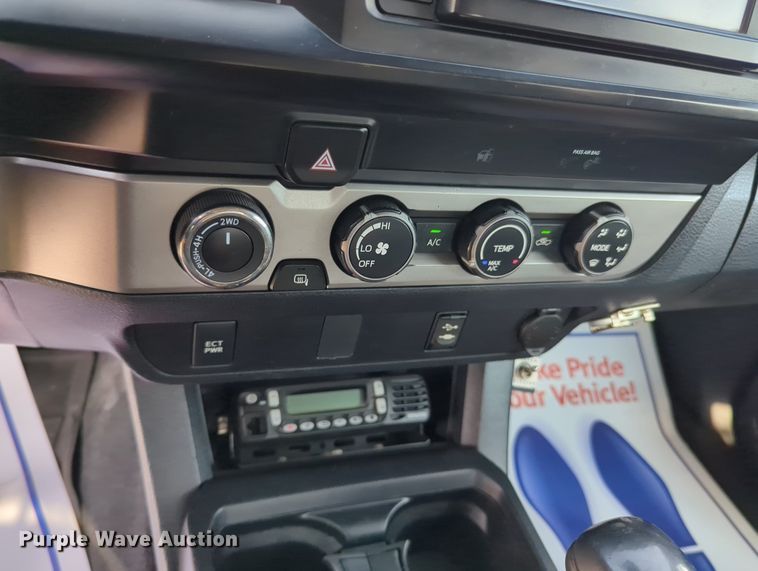 image for item MX9369 2019 Toyota Tacoma  Access Cab pickup truck