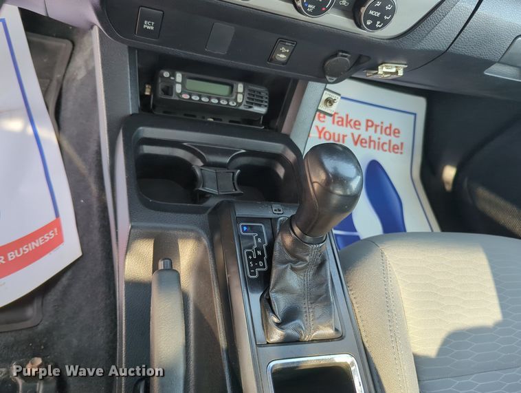 image for item MX9369 2019 Toyota Tacoma  Access Cab pickup truck