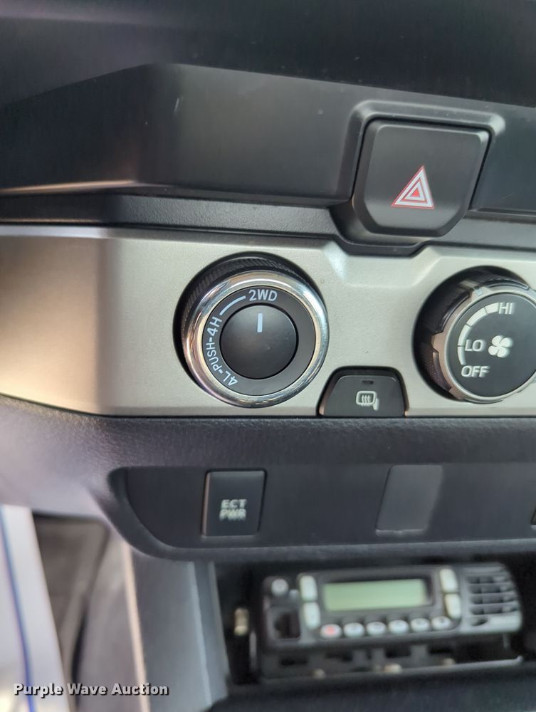 image for item MX9369 2019 Toyota Tacoma  Access Cab pickup truck