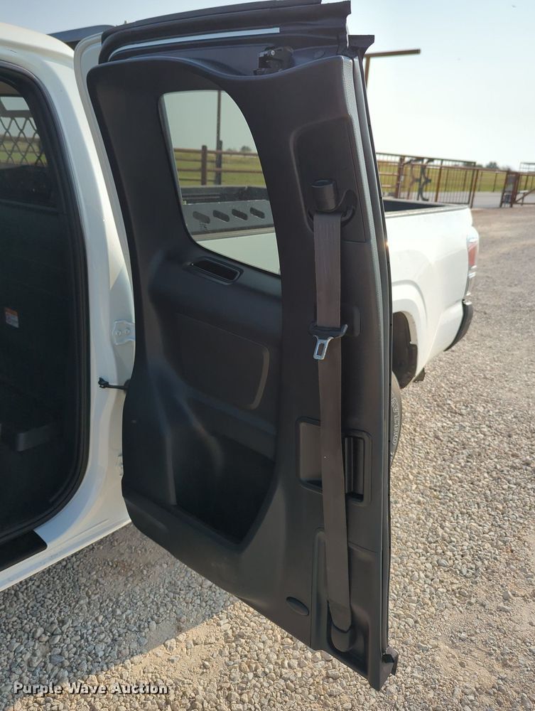 image for item MX9369 2019 Toyota Tacoma  Access Cab pickup truck