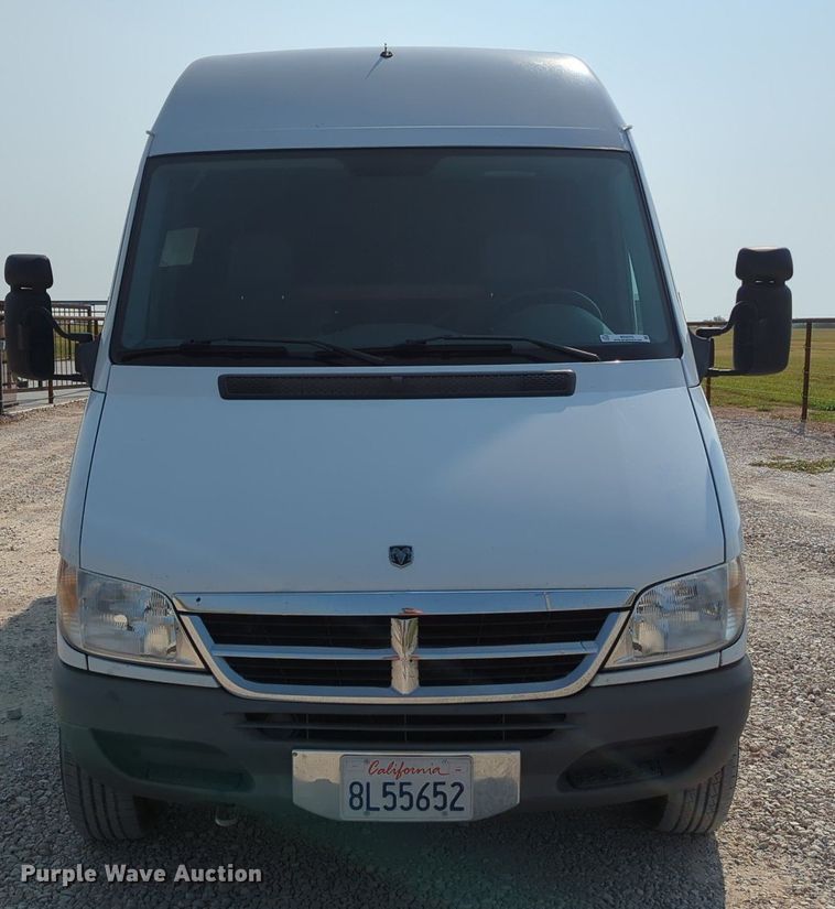 image for item MX9370 2006 Dodge Sprinter 2500  van with vacuum pump