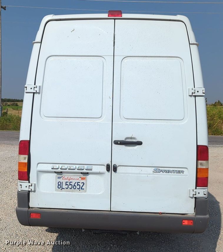 image for item MX9370 2006 Dodge Sprinter 2500  van with vacuum pump