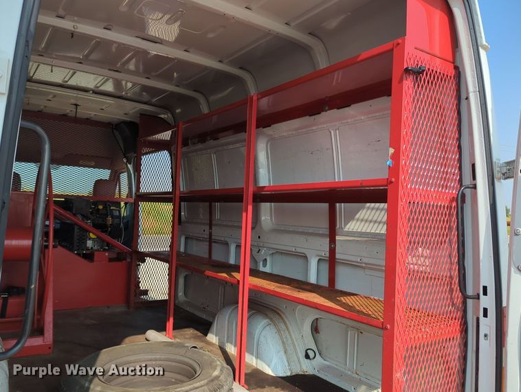 image for item MX9370 2006 Dodge Sprinter 2500  van with vacuum pump