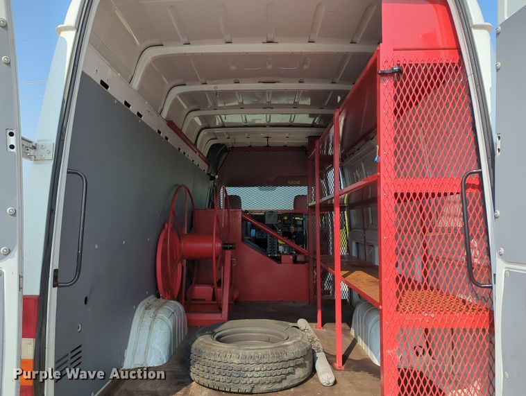 image for item MX9370 2006 Dodge Sprinter 2500  van with vacuum pump