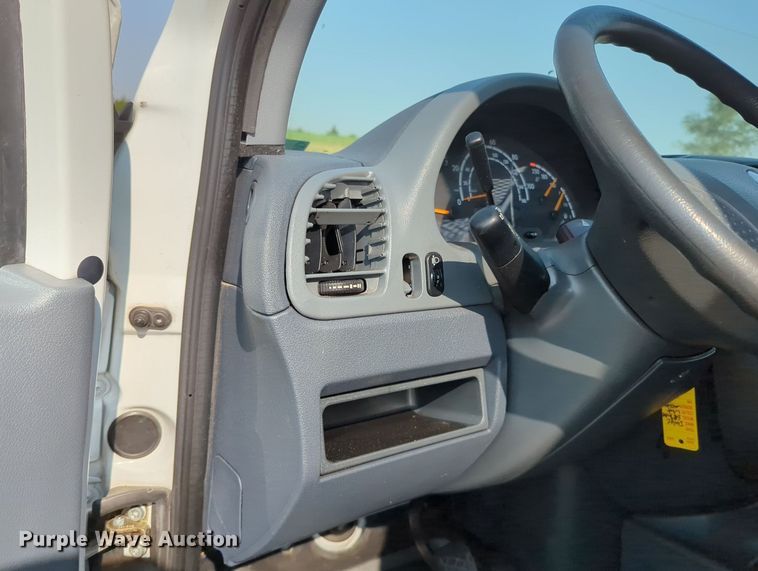 image for item MX9370 2006 Dodge Sprinter 2500  van with vacuum pump