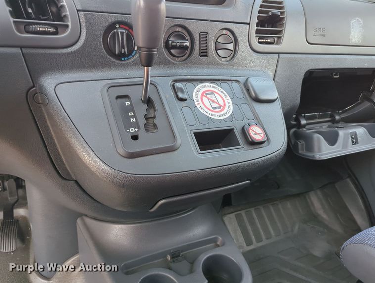 image for item MX9370 2006 Dodge Sprinter 2500  van with vacuum pump