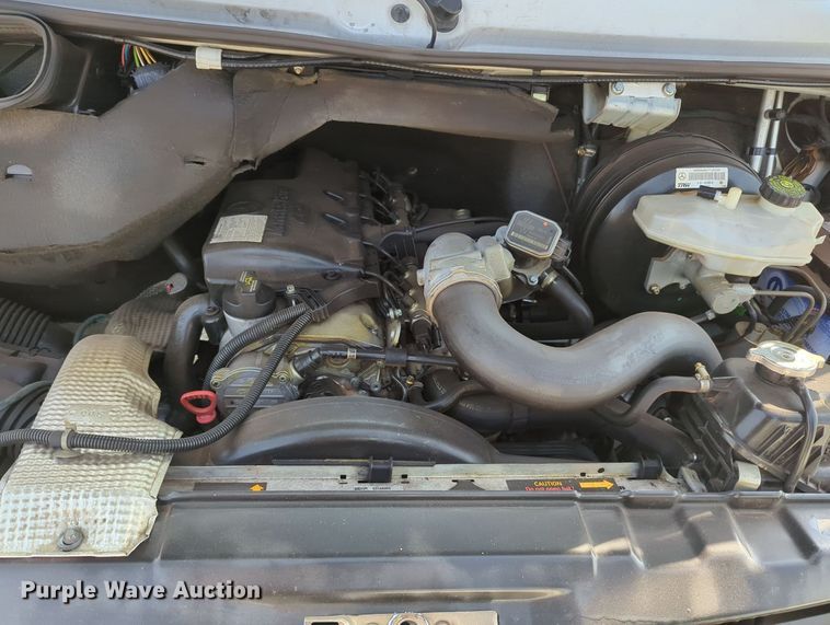 image for item MX9370 2006 Dodge Sprinter 2500  van with vacuum pump