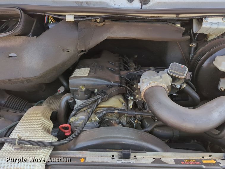 image for item MX9370 2006 Dodge Sprinter 2500  van with vacuum pump