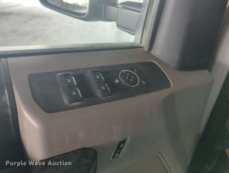 image for item MY9474 2020 Ford F250 Super Duty  Crew Cab pickup truck