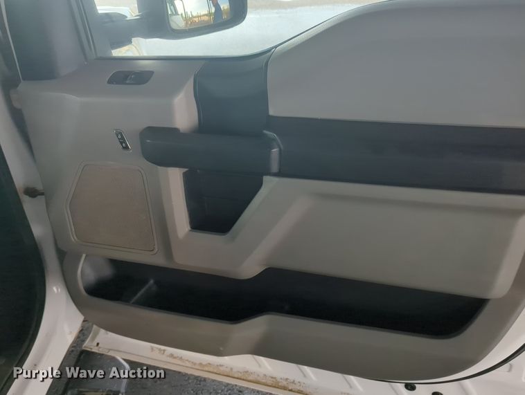 image for item MY9474 2020 Ford F250 Super Duty  Crew Cab pickup truck