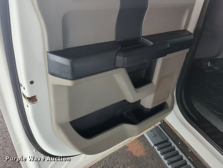 image for item MY9474 2020 Ford F250 Super Duty  Crew Cab pickup truck