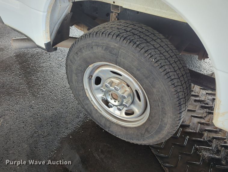 image for item MY9474 2020 Ford F250 Super Duty  Crew Cab pickup truck