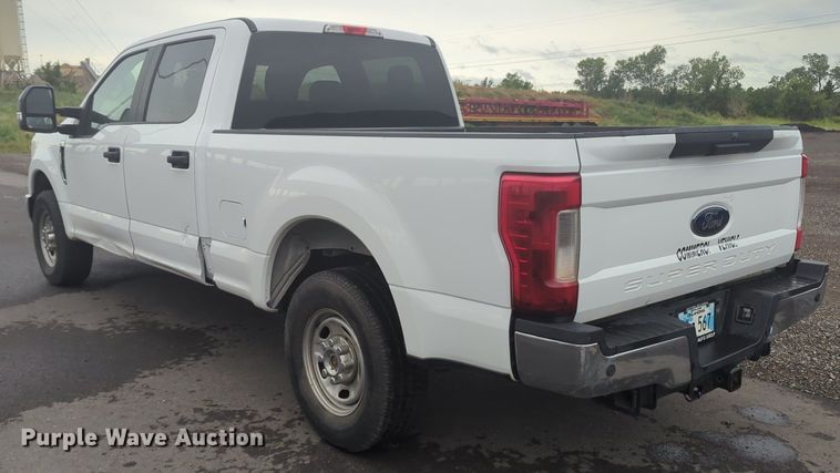 image for item MY9797 2019 Ford F250 Super Duty Crew Cab pickup truck