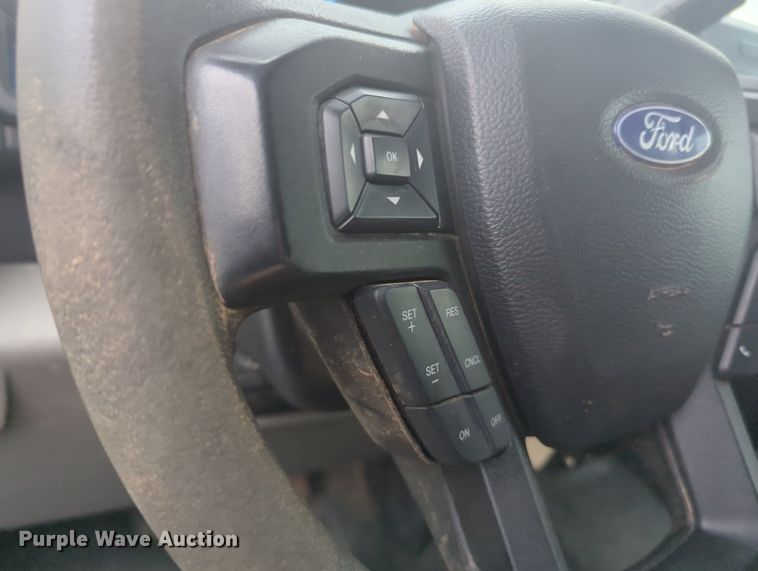 image for item MY9797 2019 Ford F250 Super Duty Crew Cab pickup truck