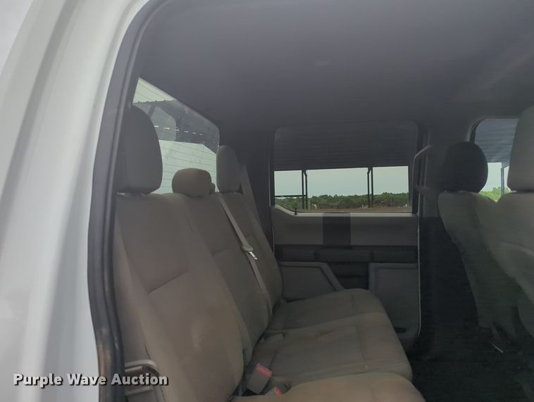 image for item MY9797 2019 Ford F250 Super Duty Crew Cab pickup truck