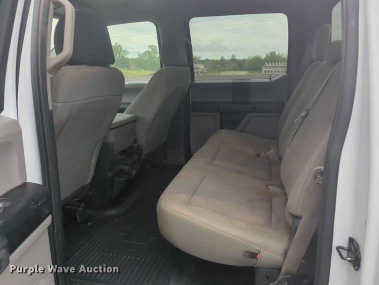 image for item MY9797 2019 Ford F250 Super Duty Crew Cab pickup truck