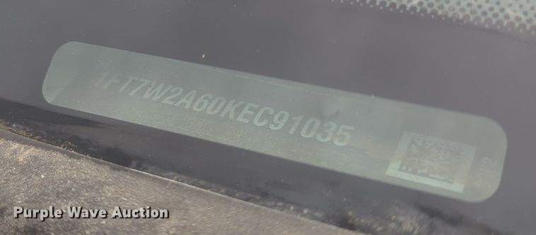 image for item MY9797 2019 Ford F250 Super Duty Crew Cab pickup truck