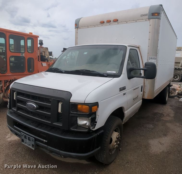 image for item MY9798 2012 Ford E450  box truck