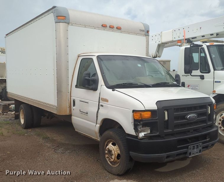 image for item MY9798 2012 Ford E450  box truck