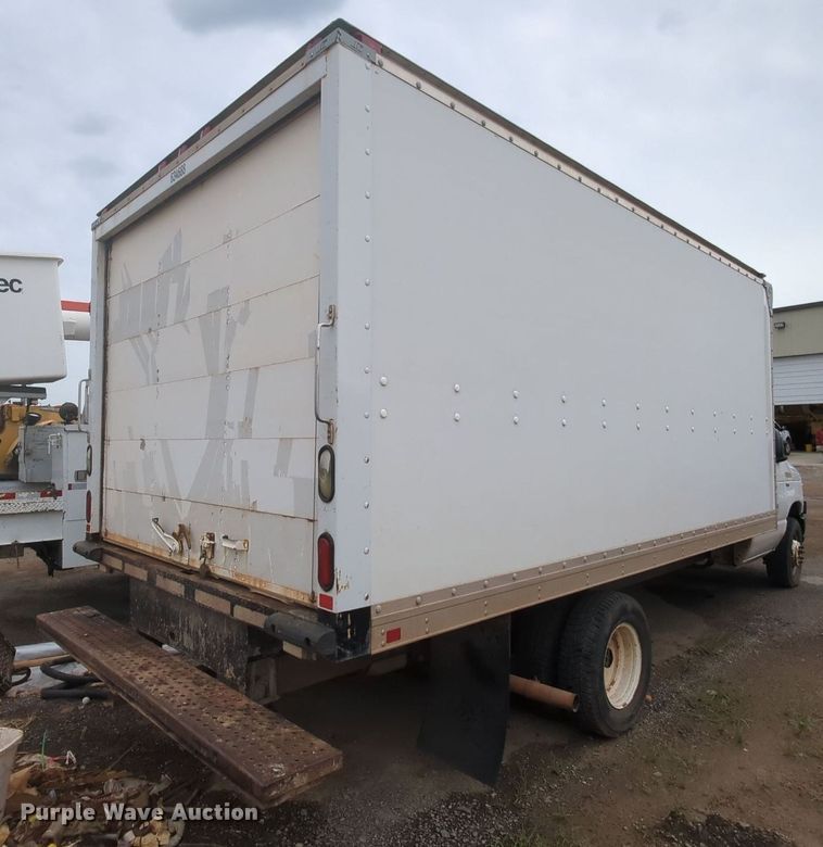 image for item MY9798 2012 Ford E450  box truck