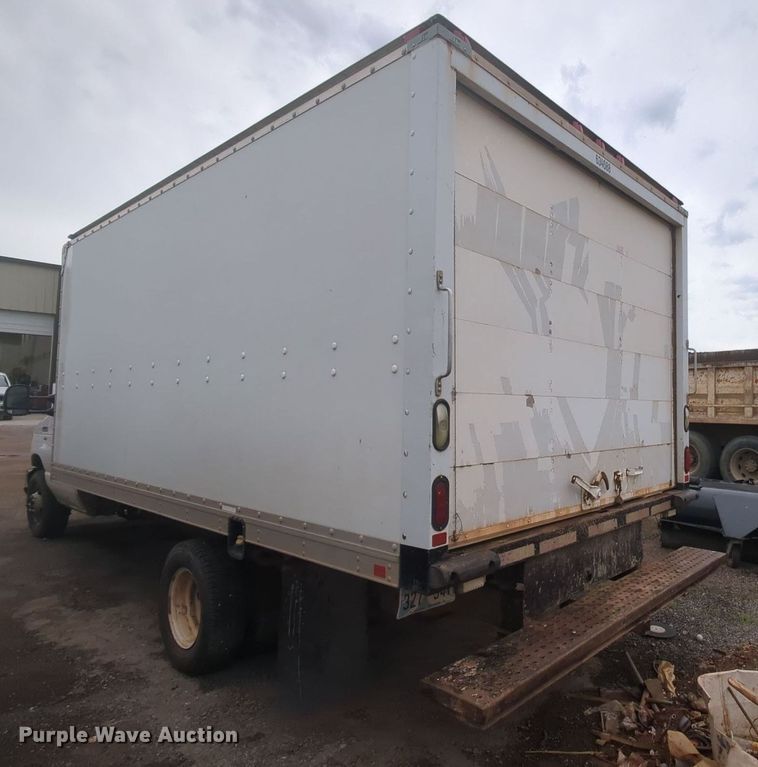 image for item MY9798 2012 Ford E450  box truck