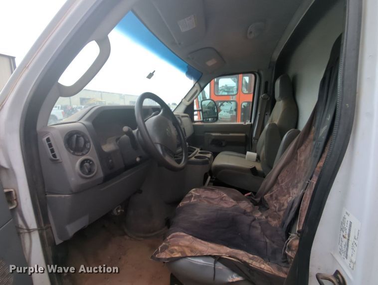 image for item MY9798 2012 Ford E450  box truck