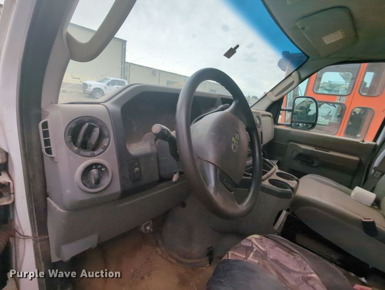 image for item MY9798 2012 Ford E450  box truck