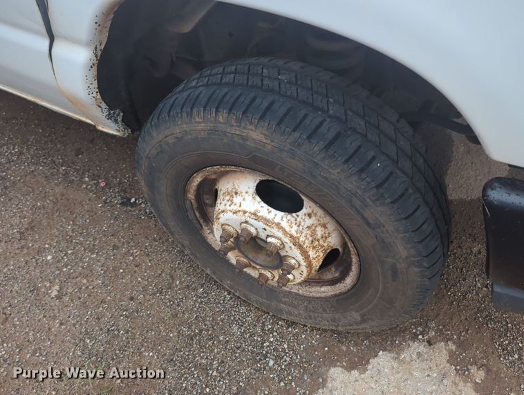 image for item MY9798 2012 Ford E450  box truck