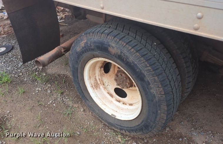 image for item MY9798 2012 Ford E450  box truck