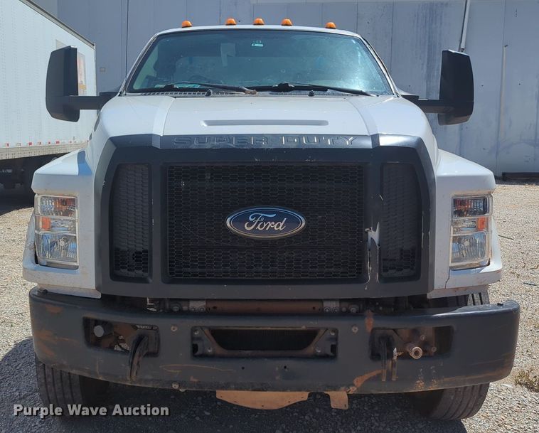 image for item MY9927 2017 Ford F650 Super Duty  roll-off container truck