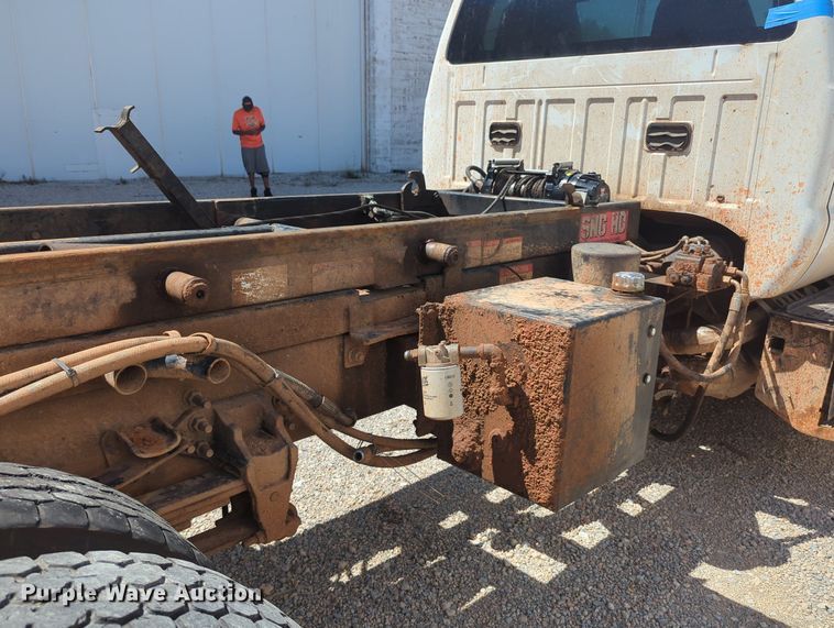 image for item MY9927 2017 Ford F650 Super Duty  roll-off container truck