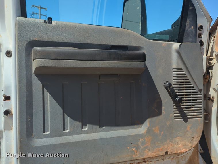 image for item MY9927 2017 Ford F650 Super Duty  roll-off container truck