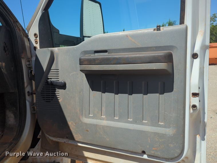 image for item MY9927 2017 Ford F650 Super Duty  roll-off container truck