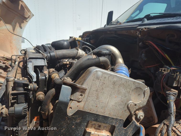 image for item MY9927 2017 Ford F650 Super Duty  roll-off container truck