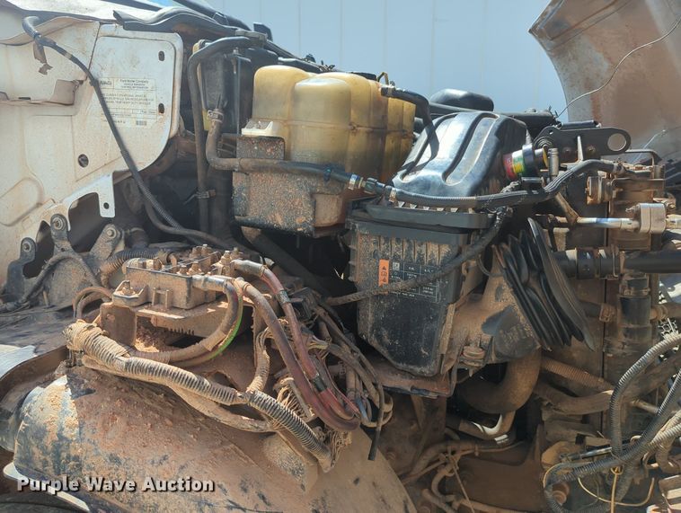 image for item MY9927 2017 Ford F650 Super Duty  roll-off container truck