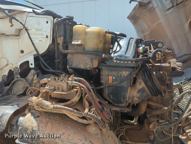 image for item MY9927 2017 Ford F650 Super Duty  roll-off container truck