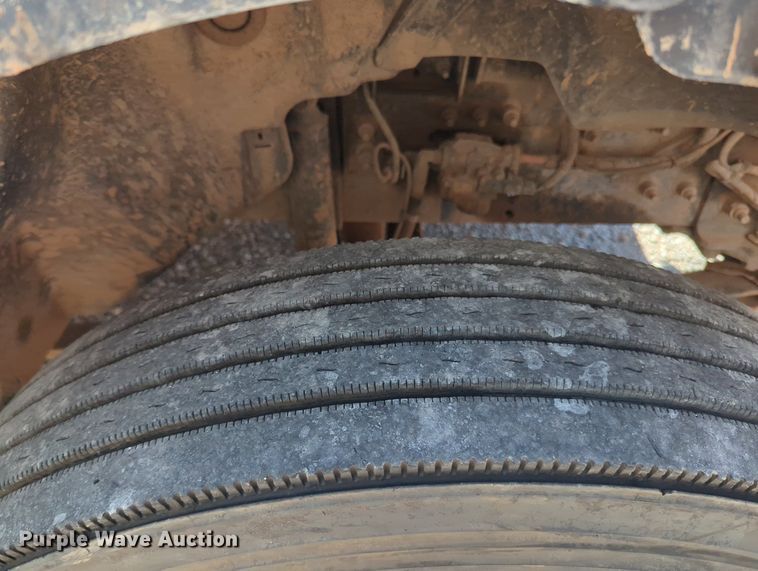 image for item MY9927 2017 Ford F650 Super Duty  roll-off container truck