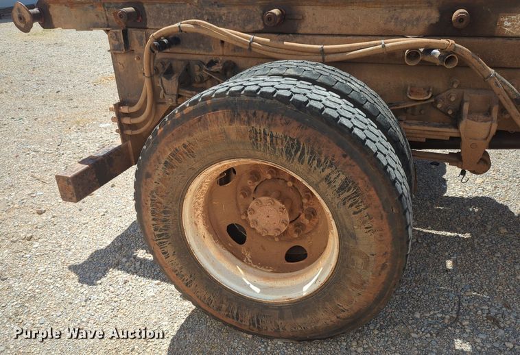 image for item MY9927 2017 Ford F650 Super Duty  roll-off container truck