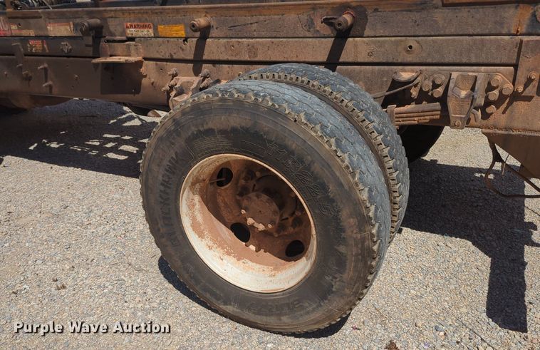 image for item MY9927 2017 Ford F650 Super Duty  roll-off container truck