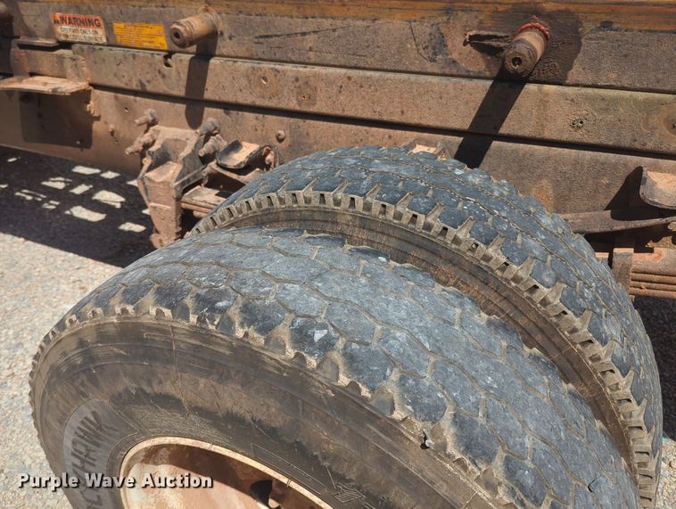 image for item MY9927 2017 Ford F650 Super Duty  roll-off container truck