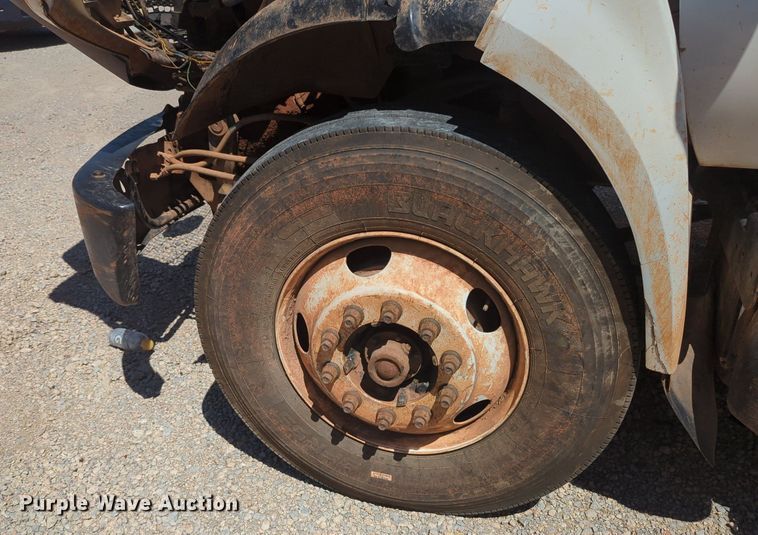 image for item MY9927 2017 Ford F650 Super Duty  roll-off container truck