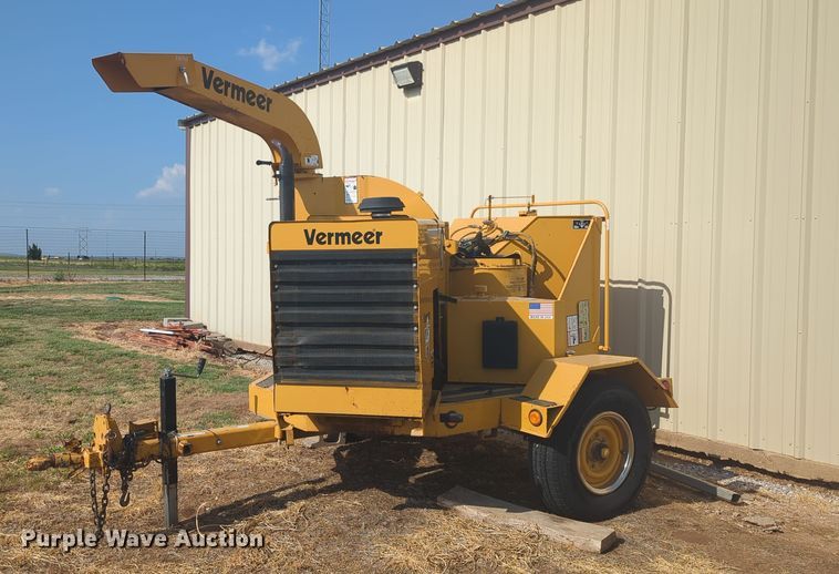 image for item MY9949 1999 Vermeer BC1250A  wood chipper