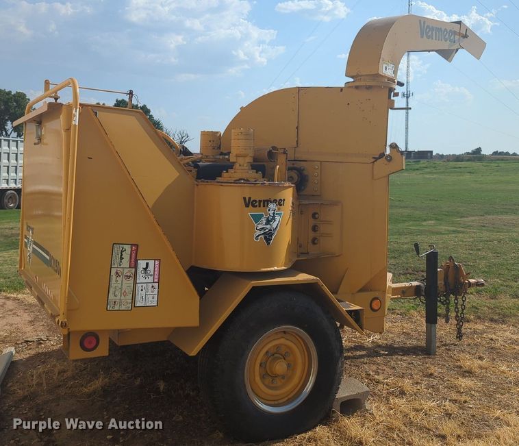 image for item MY9949 1999 Vermeer BC1250A  wood chipper