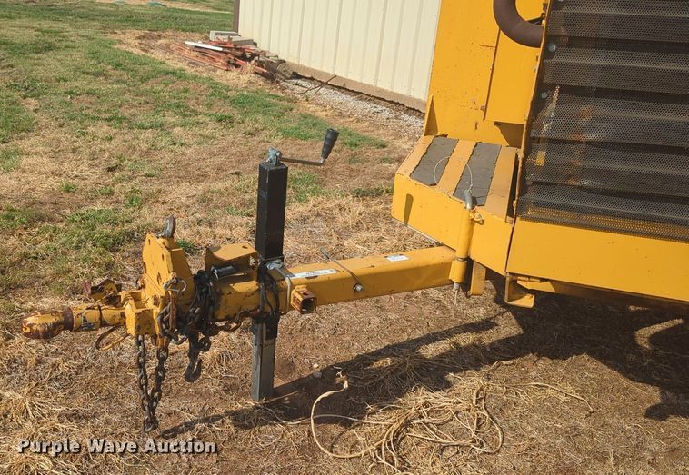 image for item MY9949 1999 Vermeer BC1250A  wood chipper