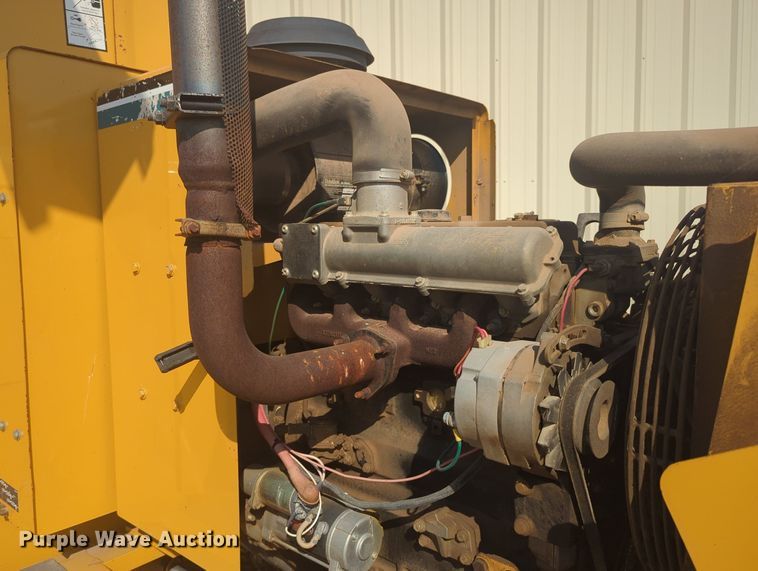 image for item MY9949 1999 Vermeer BC1250A  wood chipper