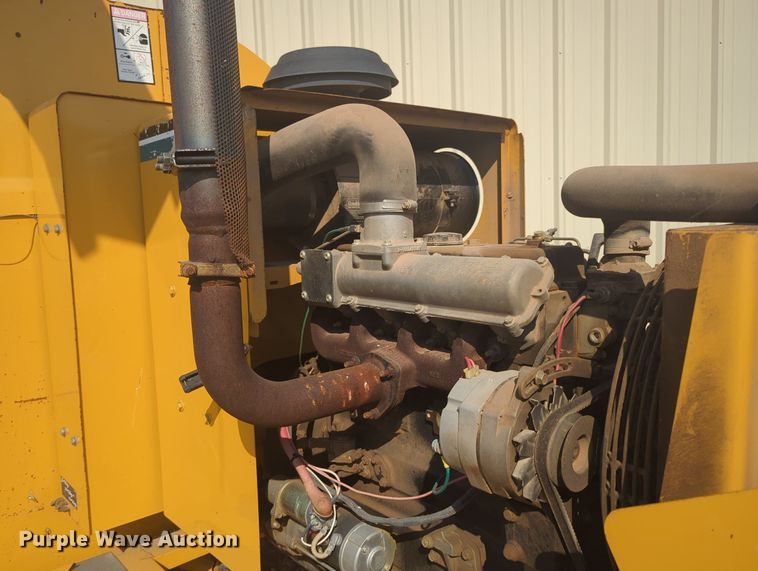 image for item MY9949 1999 Vermeer BC1250A  wood chipper